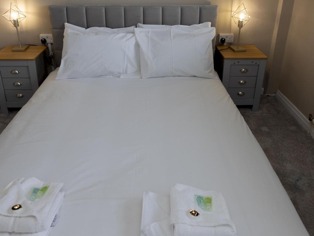 Pass The Keys Amazing 4 Bedroom Property- Hot Tub & Sea Views Scarborough Exteriör bild